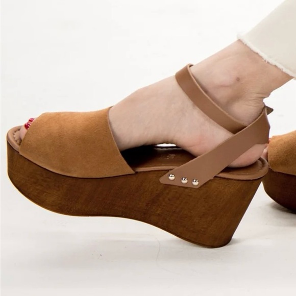 Seychelles Tan Wedges - Picture 2 of 7